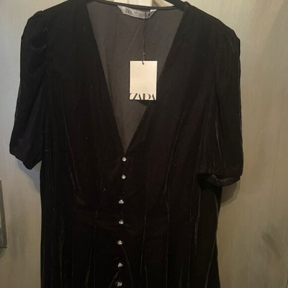 VELVET MINI DRESS With Diamond buttons - NWT - Picture 7 of 16